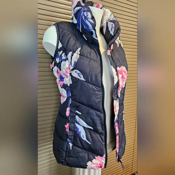 VGC Joules Merriton gilet RRP £55, fits UK size 8-10, quilted floral body warmer - Picture 4 of 16